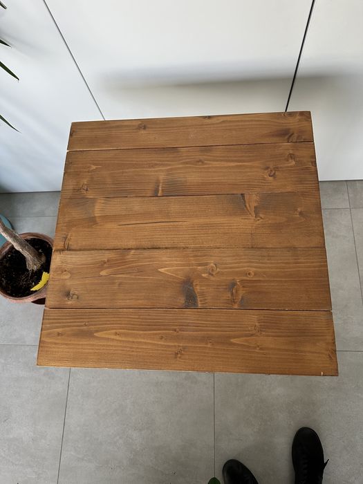 Stolik 60x60 cm na żeliwnej nodze