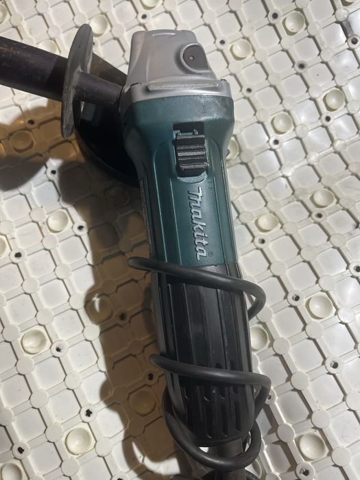 Szlifierka katowa makita GA5030R