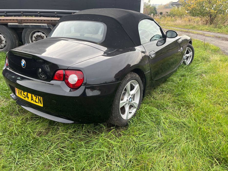 BMW Z4 2.5 niski przebieg. Jasne skórzane wnętrze.