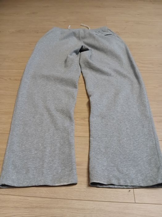 Широкі спортивні штани Nike