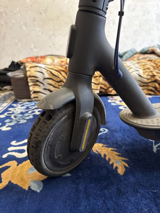 Продаю Єлектросамокат Хiaomі Mi Electric Scooter 3 Black