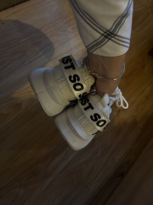 Buty  sportowe 40