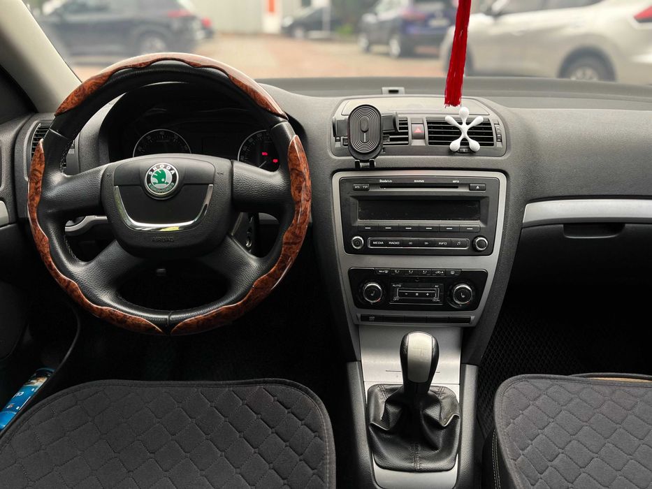 Skoda Octavia 2010 VIN TMBBK41Z6AB151664 фото оголошення 19 з 23