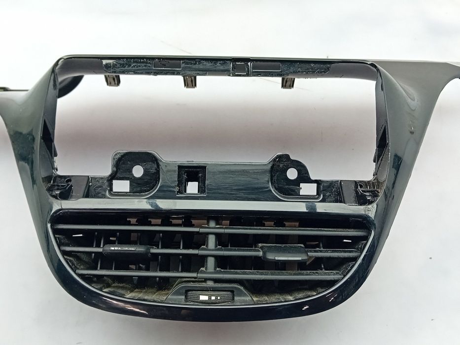 Moldura da consola central / rádio / aro PEUGEOT 2008 I (CU_)
