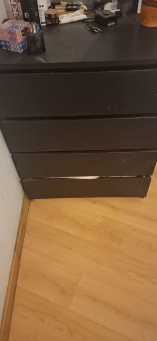 Cómoda IKEA - MALM