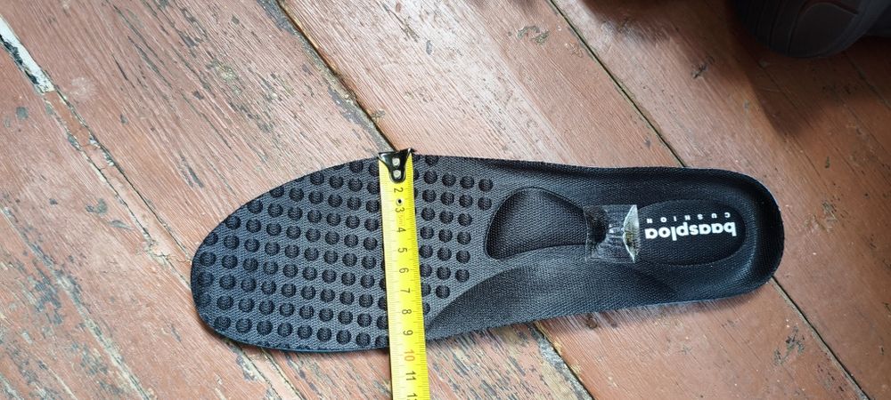 Кросівки BAAS 45 29.5 чорні з червоним