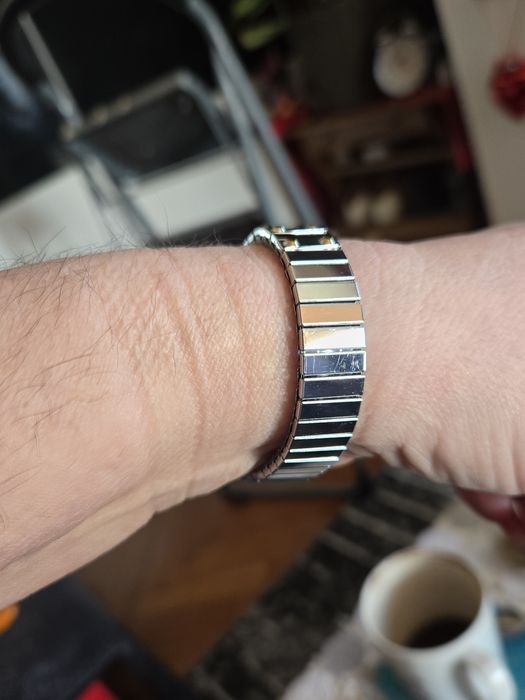 Branzoletka rozciągliwa.