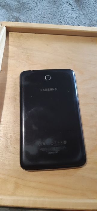 Планшет Samsung SM-T211