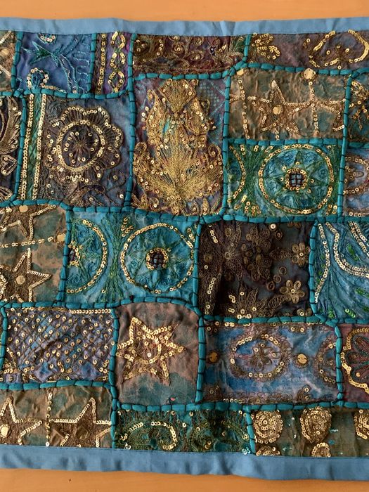 Tapeçaria de parede indiana com lantejoulas