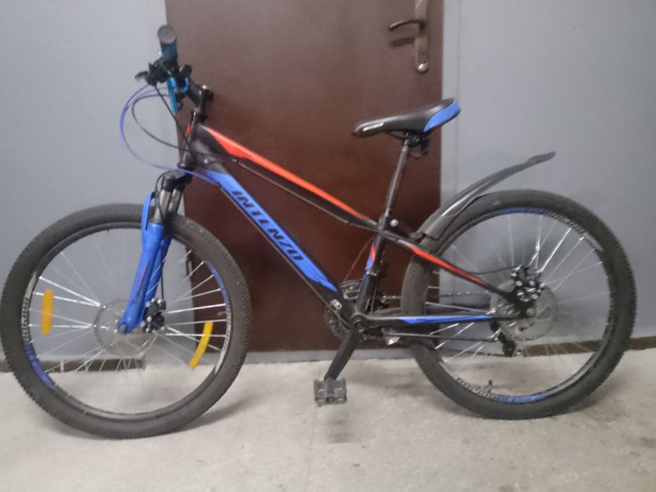 В продам велосипед INTENZO