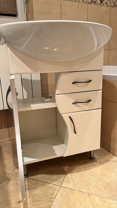 Тумбочка до ванної