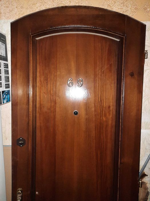 Двери полуарочные деревянные входные
