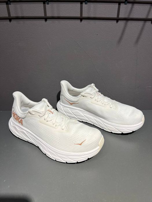 Кросівки — Hoka Arahi 7