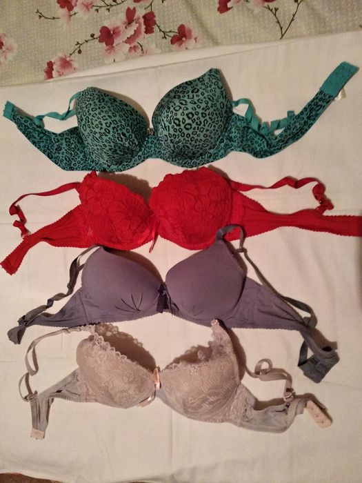 Бюстгальтер, пушапы