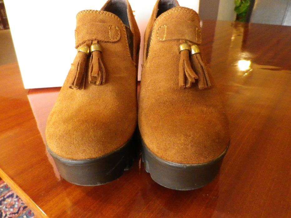 Sapatos Camel Pele Tacão Compensados 38 Como Novos