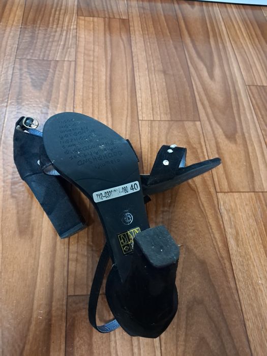 Босоніжки замшеві