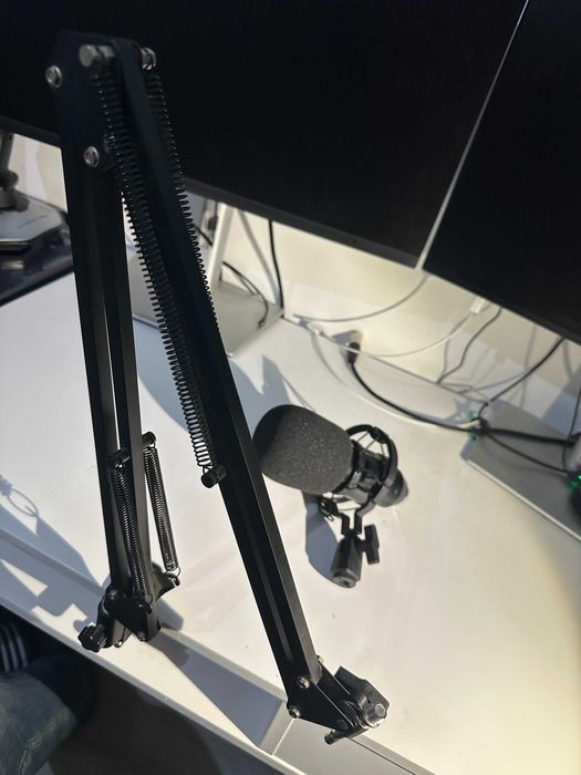 mikrofon pojemnościowy Reinston ze statywem