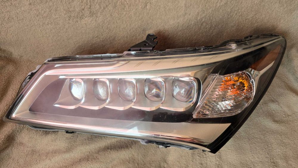 Acura MDX 3 2013 - 2017 фара ліва США б\у оригінал