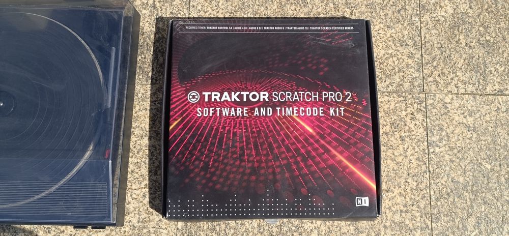 Gira-discos Toshiba SR-V22 + 4 Vinis de Controlo Traktor