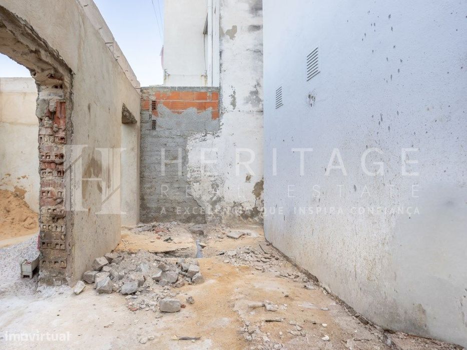 T0+1 totalmente remodelado com quintal e churrasqueira | Baixa da B...