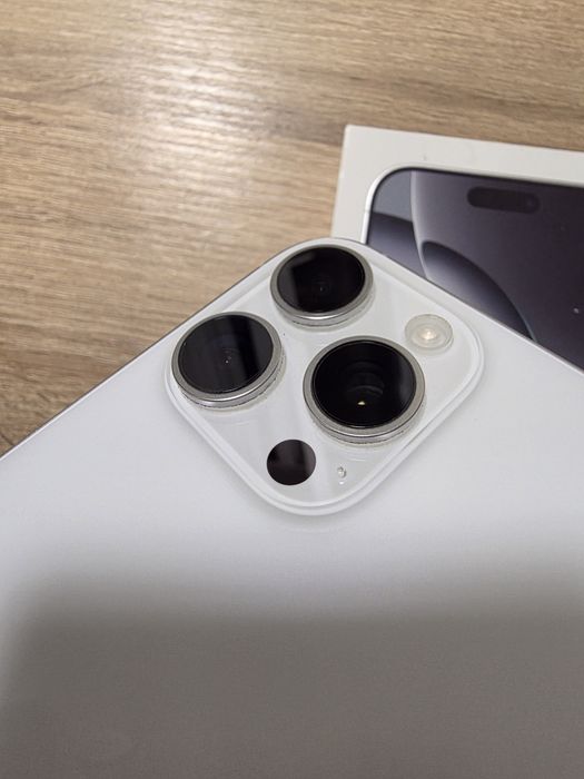 Apple Iphone 16 pro max 1Tb white