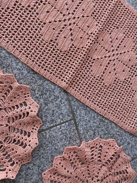 Conjunto de panos bordados à mão