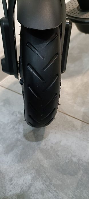 Hulajnogę elektryczna Xiaomi.