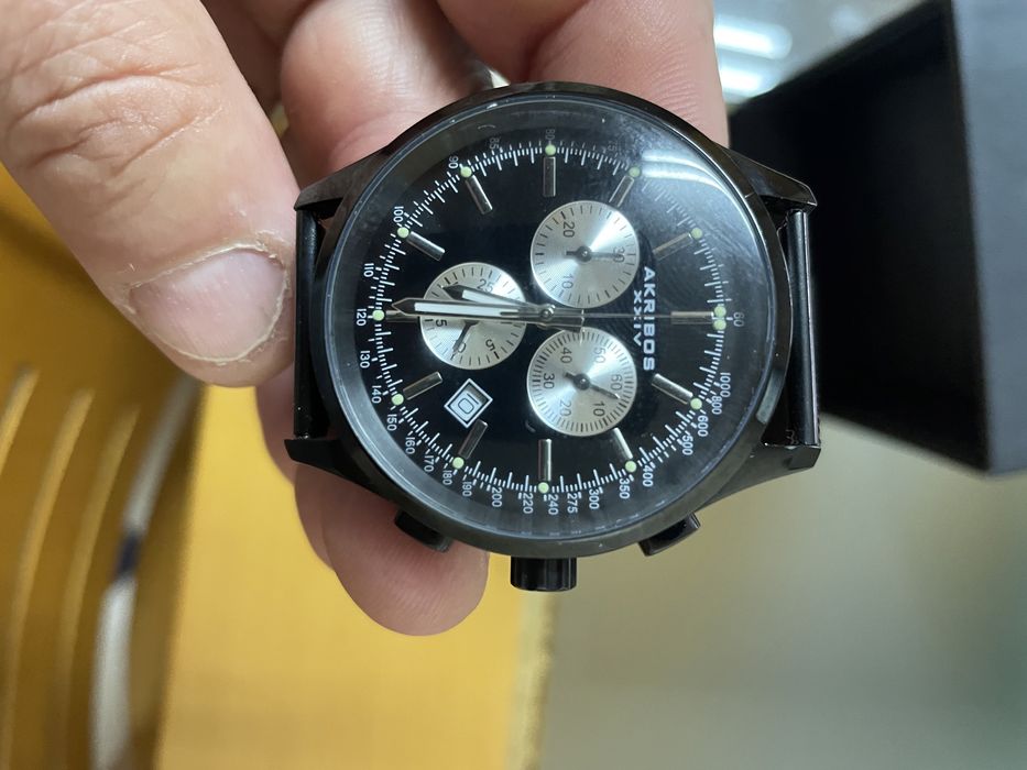 Relógios suiss akribos