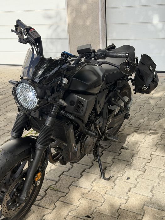 YAMAHA XSR 700 preta