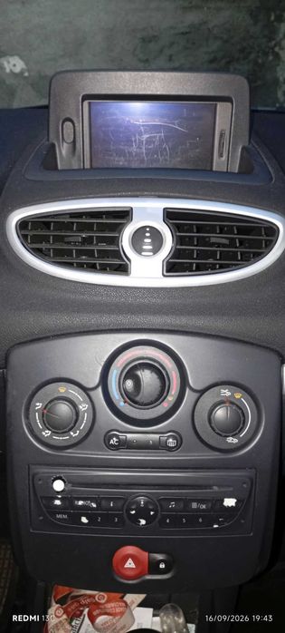 Vendo Renault Modelo Clio III Fase Phase II / facelift  Navegação Integrada / Versão com GPS.