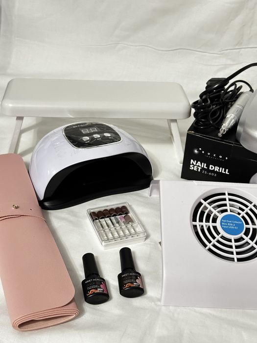 Набір для манікюру + 2 гель лаки в подарунок