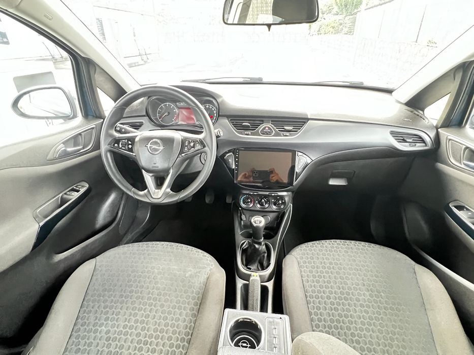 Corsa E Hatchback 1.2 com 110 mil Km como novo