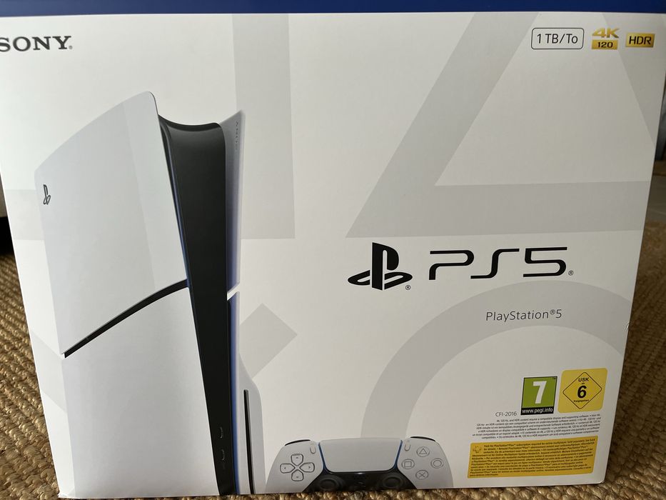 PS5 SLIM e FIFA25