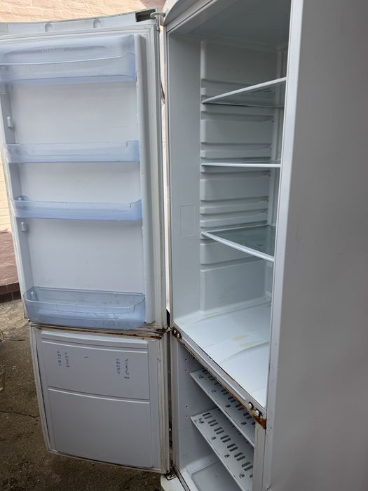 Холодильник Indesit