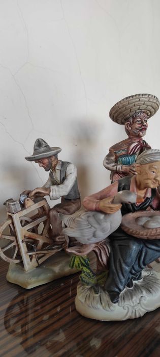 Bonecos de Porcelana