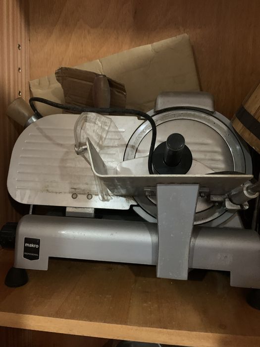 5 Rechaud , fiambreira ,3 sifões,100 copos antg(70anos )triturador