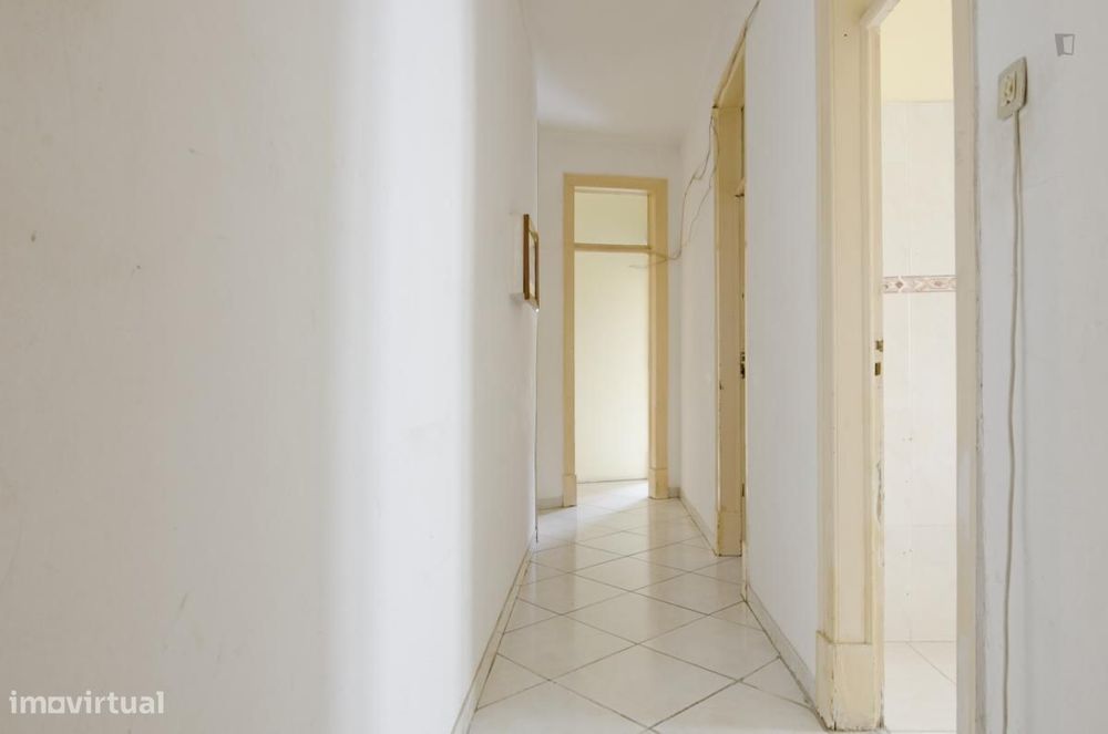Quarto - localizado em Alameda Lisbon