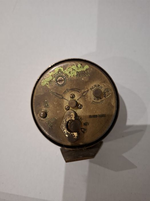 Relógio suíço de corda manual