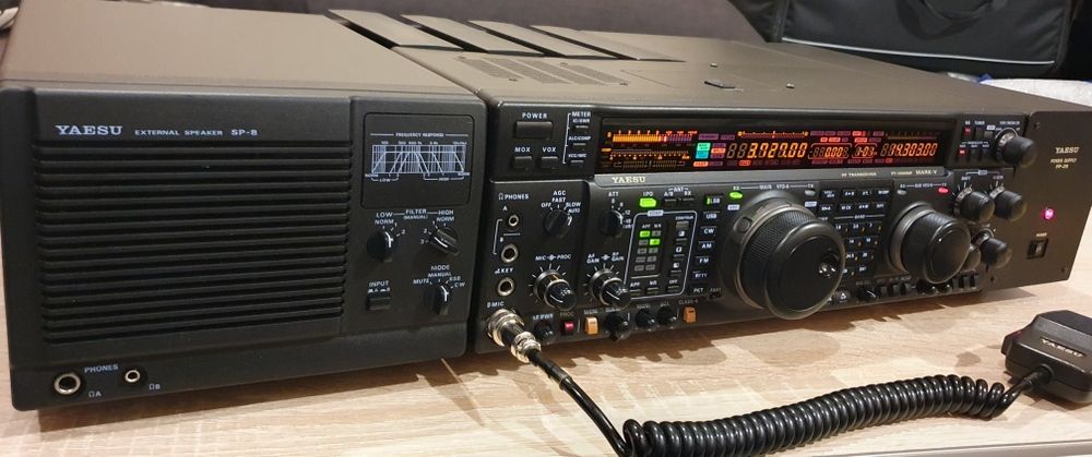 Transceiver/ Radio  Yaesu Ft 1000mp mark V 200W   11m/ CB radio