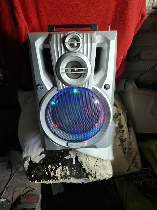 Wyprzedaż z powodu przeprowadzki Kolumna Kenwood przerobiona na przeno