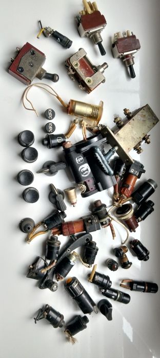 Кнопки авіаційні та інше.