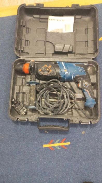 Vendo furadeira  com martelete