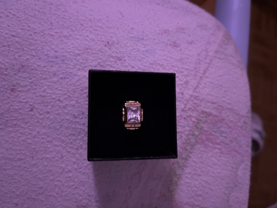 Anel de pedra branca (ouro 9k)