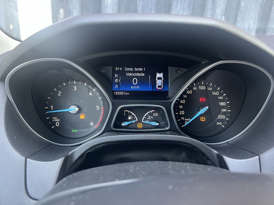 Ford focus titanium 2016