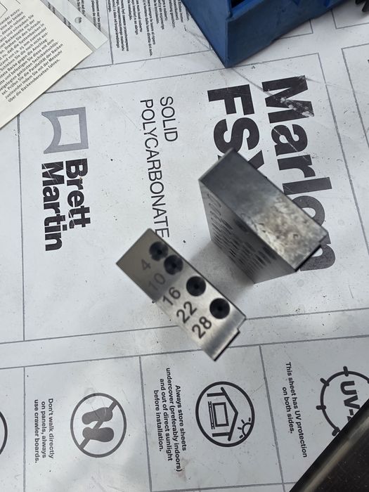 System mocowania LANG VARIO-TEC® – Szczęki z pinami do imadła CNC