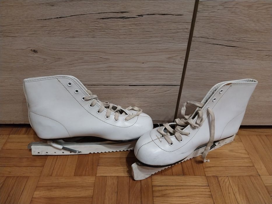 Łyżwy figurowe..