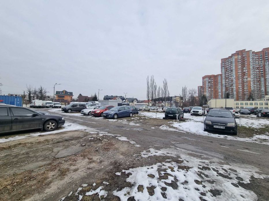 Здам в оренду паркомісця на вул. Чорнобильська, Осіння, від власника