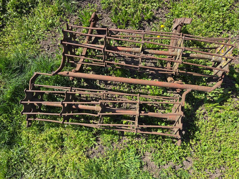 Трактор саморобний з інвентарем