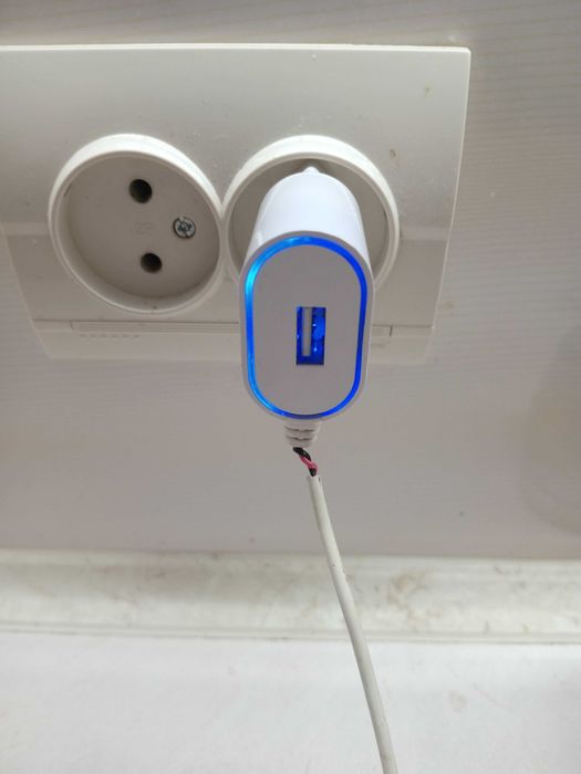 Зарядка для iPhone блок питания Avantis A802