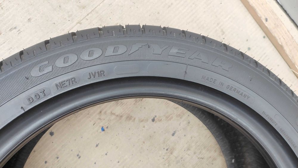 Шини  225/45R17 Goodyear Bridgestone